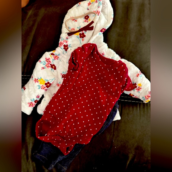 Newborn Outfits - Picture 2 of 3